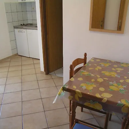 Apartments Branko דירה *