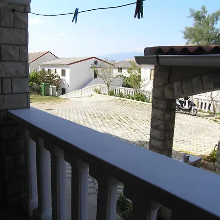 Apartments Branko * פג